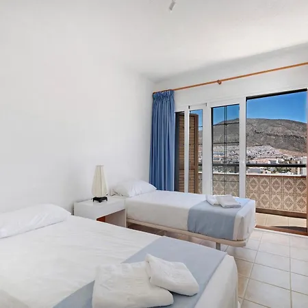 Apto La Colina Cristianos Apartment